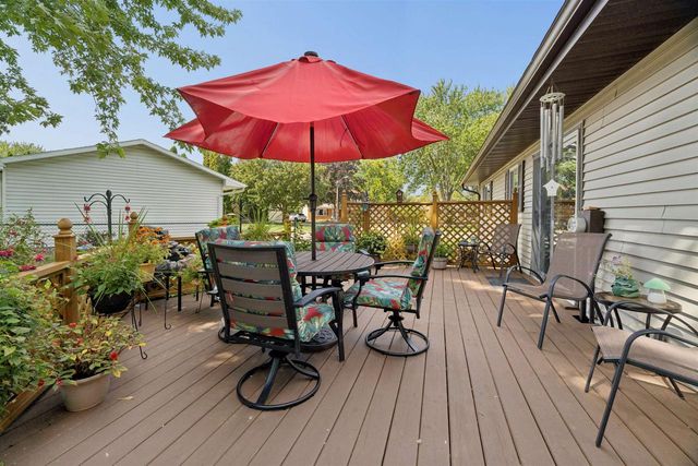 1135 HERITAGE TRAIL, Oshkosh, WI 54904
