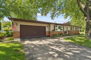 1135 HERITAGE TRAIL, Oshkosh, WI 54904
