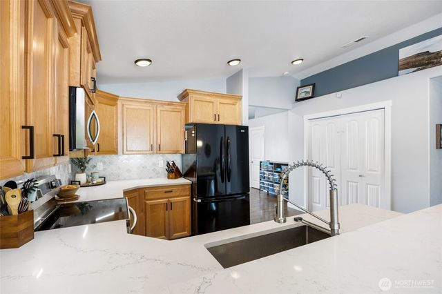 908 W Polo Ridge Drive, Moses Lake, WA 98837