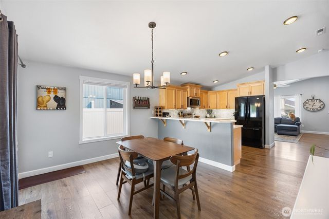 908 W Polo Ridge Drive, Moses Lake, WA 98837