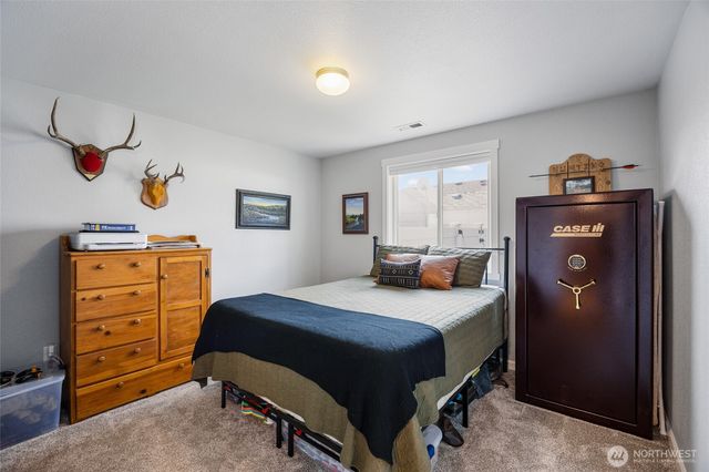 908 W Polo Ridge Drive, Moses Lake, WA 98837