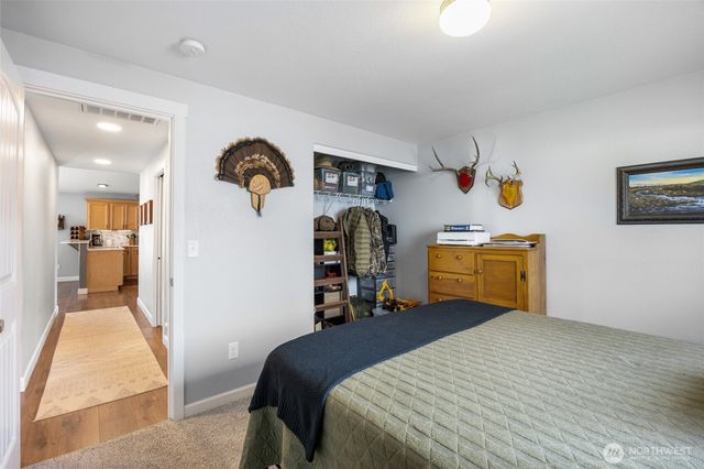 908 W Polo Ridge Drive, Moses Lake, WA 98837