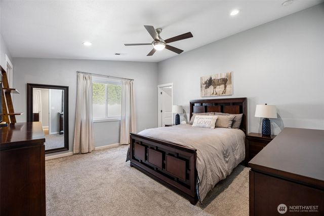 908 W Polo Ridge Drive, Moses Lake, WA 98837