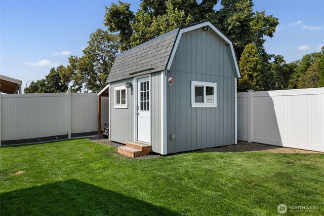 908 W Polo Ridge Drive, Moses Lake, WA 98837