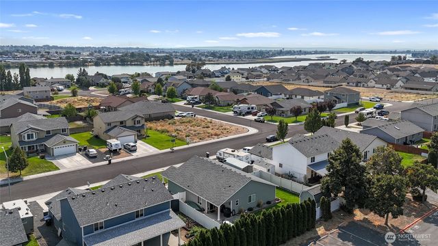 908 W Polo Ridge Drive, Moses Lake, WA 98837