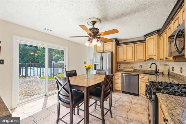 207 DICKENS CT, Williamstown, NJ 08094