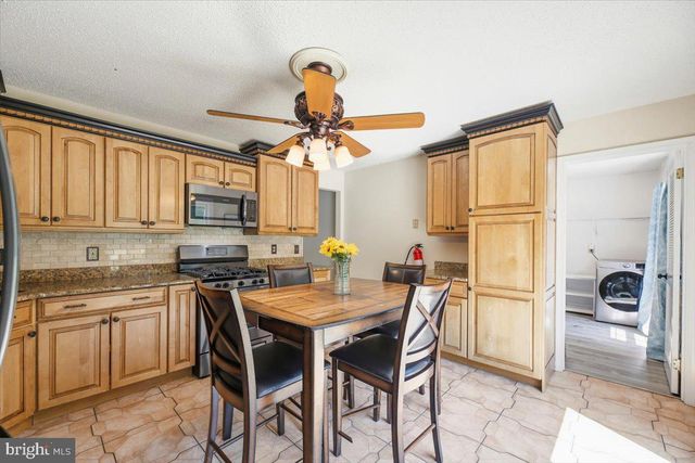 207 DICKENS CT, Williamstown, NJ 08094