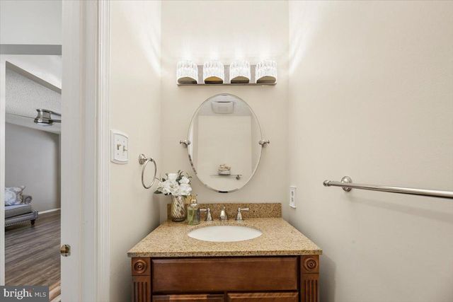 207 DICKENS CT, Williamstown, NJ 08094