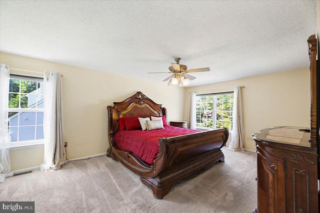 207 DICKENS CT, Williamstown, NJ 08094