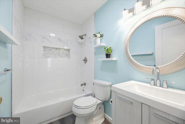 207 DICKENS CT, Williamstown, NJ 08094