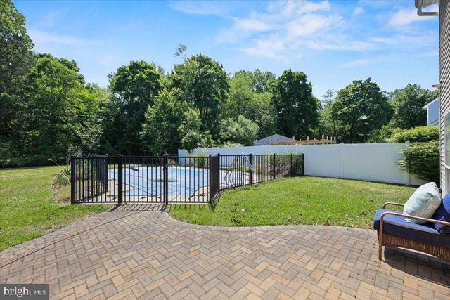 207 DICKENS CT, Williamstown, NJ 08094