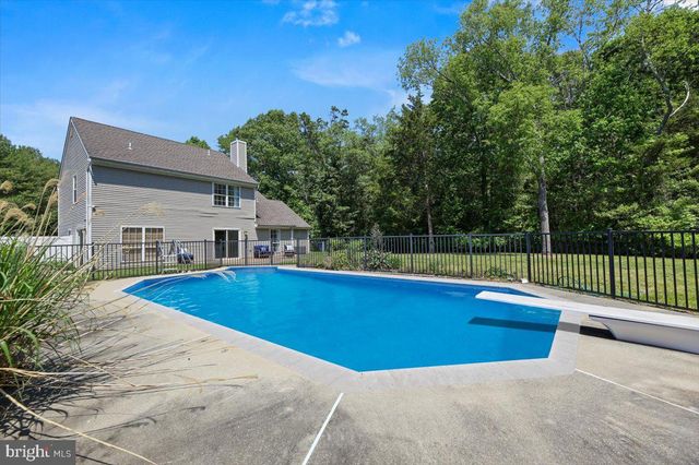 207 DICKENS CT, Williamstown, NJ 08094