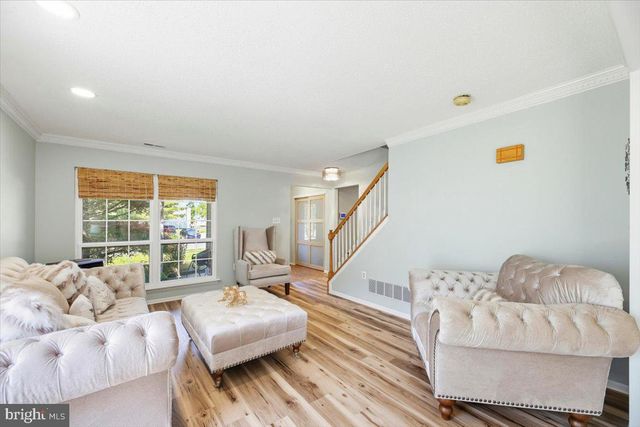 207 DICKENS CT, Williamstown, NJ 08094