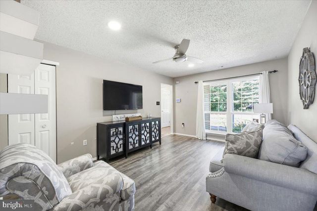 207 DICKENS CT, Williamstown, NJ 08094