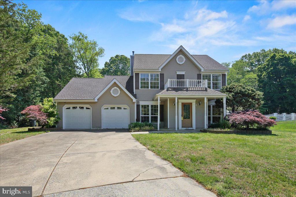 207 DICKENS CT, Williamstown, NJ 08094