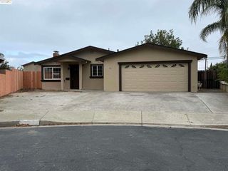 60 Riverside Ct, Bay Point, CA 94565
