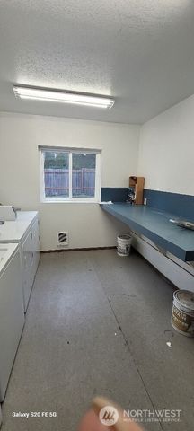1902 -1904 W Casino Road, Everett, WA 98204