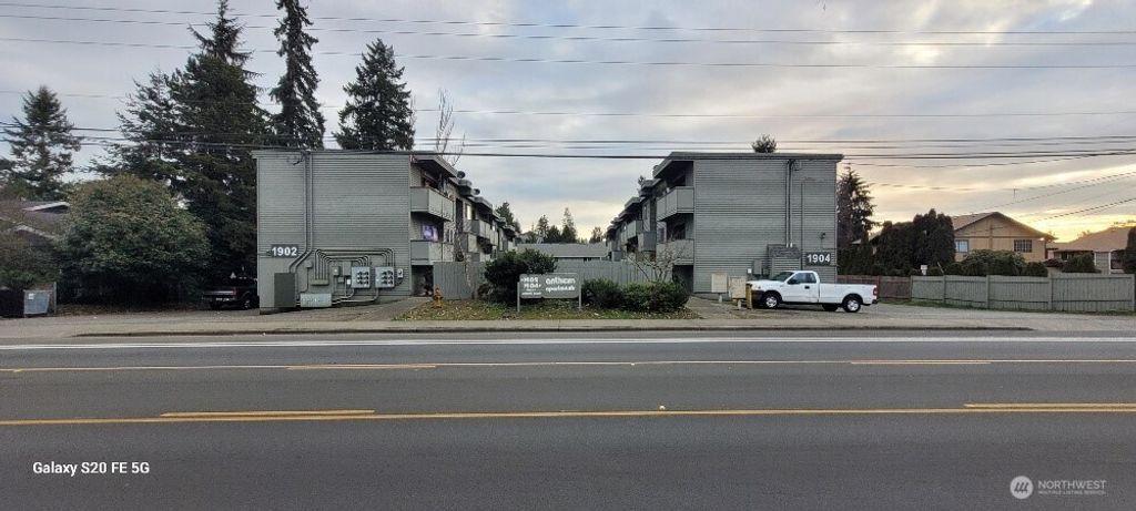 1902 -1904 W Casino Road, Everett, WA 98204