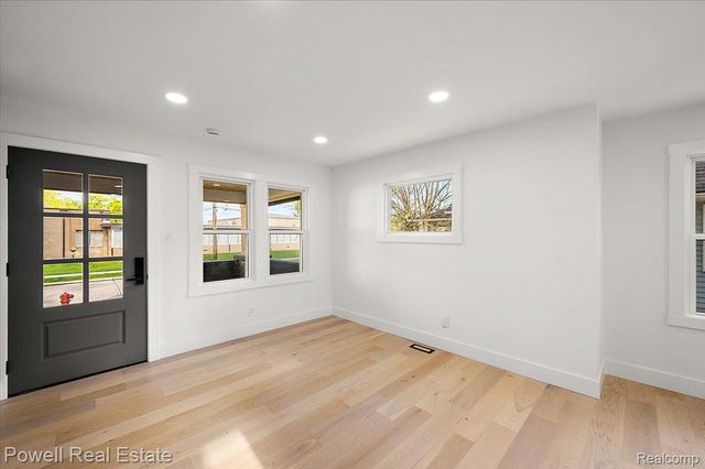 121 S Edison Avenue, Royal Oak, MI 48067
