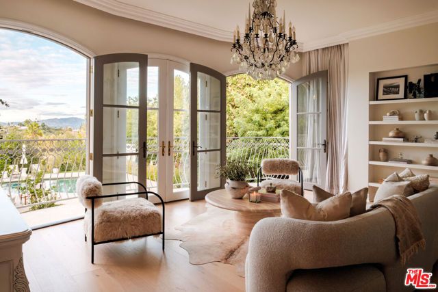 18875 Pasadero Drive, Tarzana (los Angeles), CA 91356