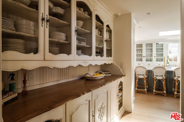 18875 Pasadero Drive, Tarzana (los Angeles), CA 91356