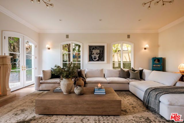 18875 Pasadero Drive, Tarzana (los Angeles), CA 91356