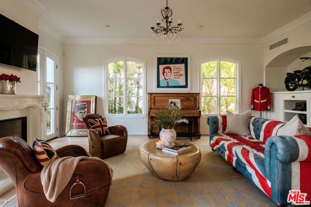 18875 Pasadero Drive, Tarzana (los Angeles), CA 91356