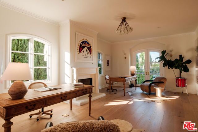 18875 Pasadero Drive, Tarzana (los Angeles), CA 91356