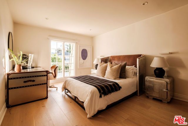 18875 Pasadero Drive, Tarzana (los Angeles), CA 91356