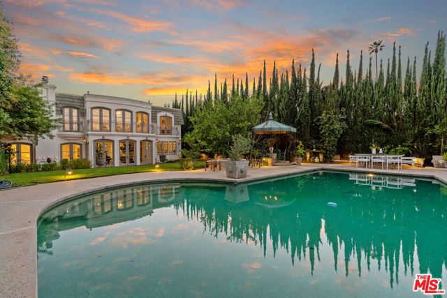 18875 Pasadero Drive, Tarzana (los Angeles), CA 91356