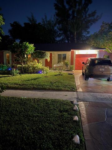 6383 Saxon Boulevard Rear, West Palm Beach, FL 33417