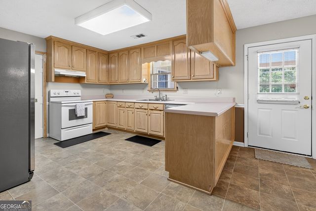 466 & 472 Minter Drive, Hampton, GA 30228