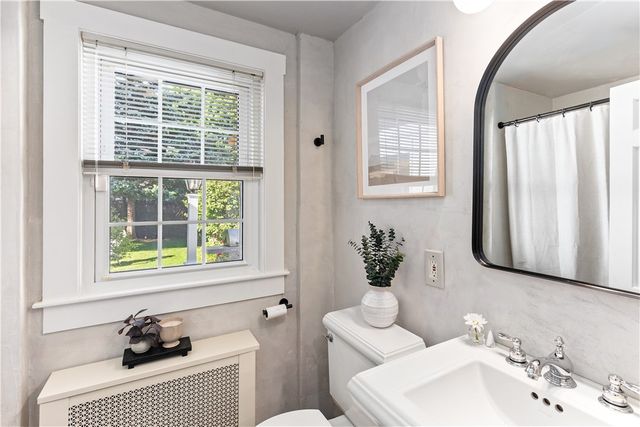 225 Greenwood Avenue, Warwick, RI 02886
