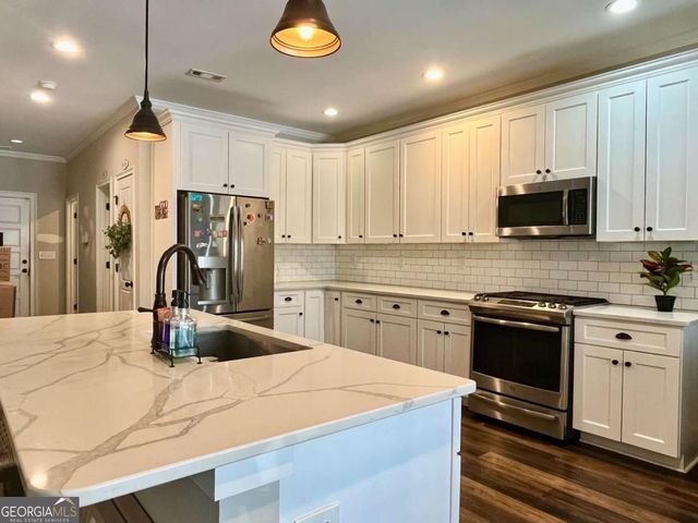 127 Newport Road NE, Milledgeville, GA 31061