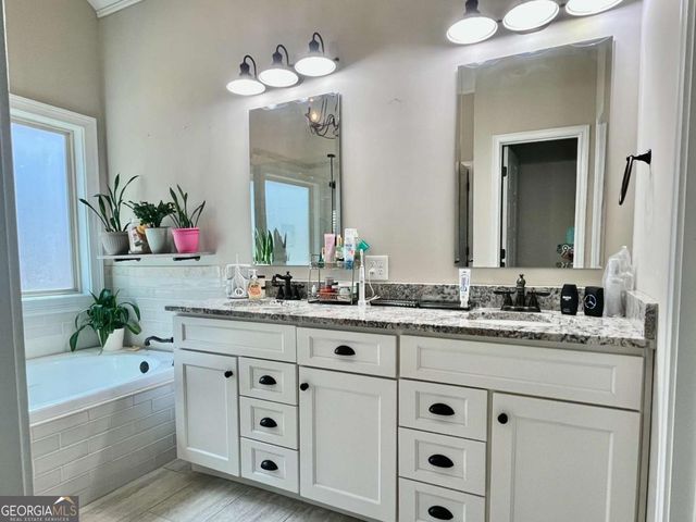 127 Newport Road NE, Milledgeville, GA 31061