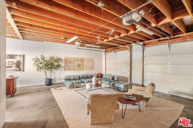 121 N Avenue 59, Los Angeles, CA 90042