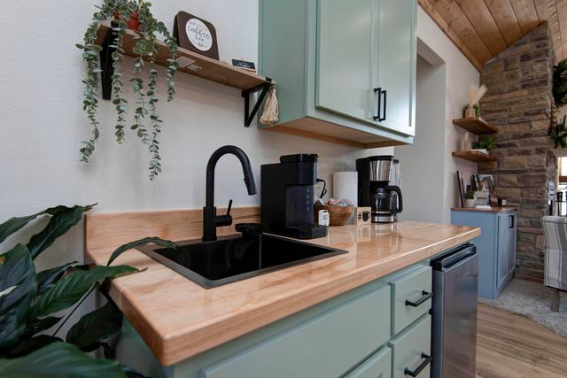 1861 Preston Hollow Road, Seymour, MO 65746