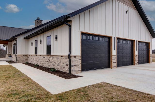 1861 Preston Hollow Road, Seymour, MO 65746