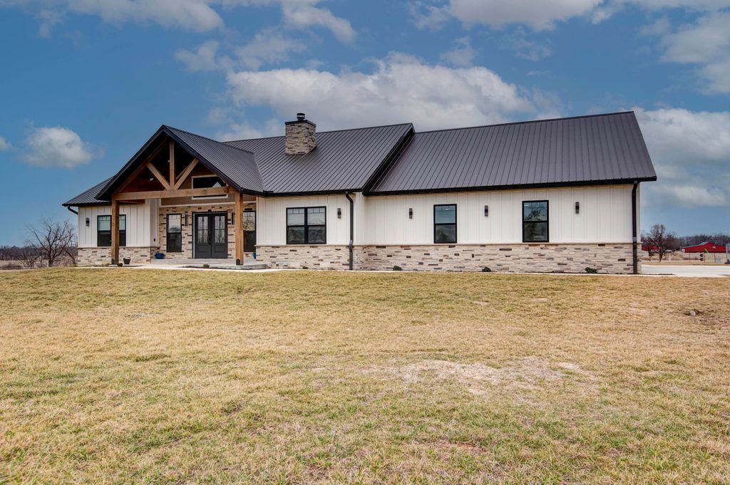 1861 Preston Hollow Road, Seymour, MO 65746