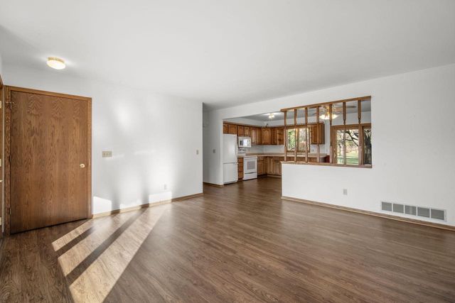 7526 North Point COURT, Kewaskum, WI 53040