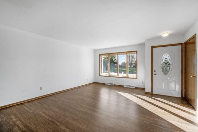 7526 North Point COURT, Kewaskum, WI 53040