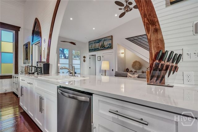 2716 Mechanics Avenue, Thunderbolt, GA 31404