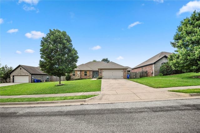 204 Cowans Street, Lowell, AR 72745