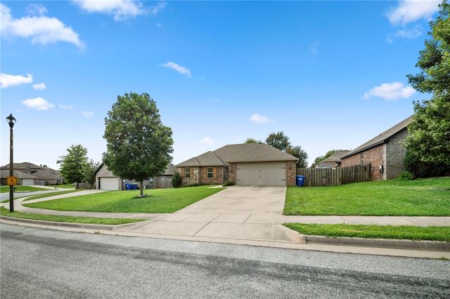 204 Cowans Street, Lowell, AR 72745