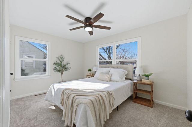 908 N Ridgewood Dr, Wichita, KS 67208