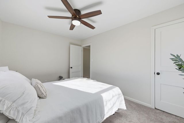 908 N Ridgewood Dr, Wichita, KS 67208