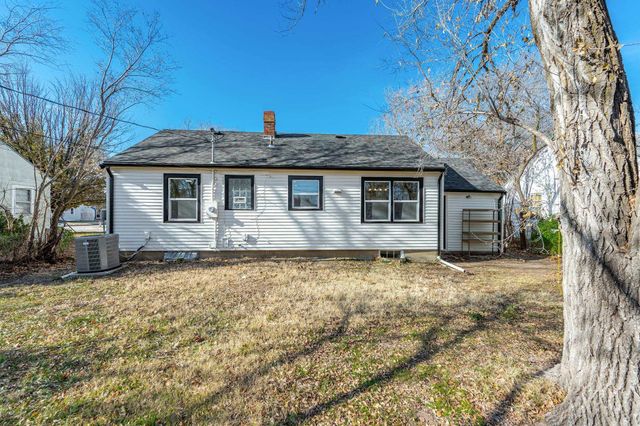 908 N Ridgewood Dr, Wichita, KS 67208