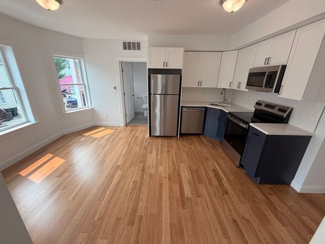 33 Pleasant St 2, Leominster, MA 01453