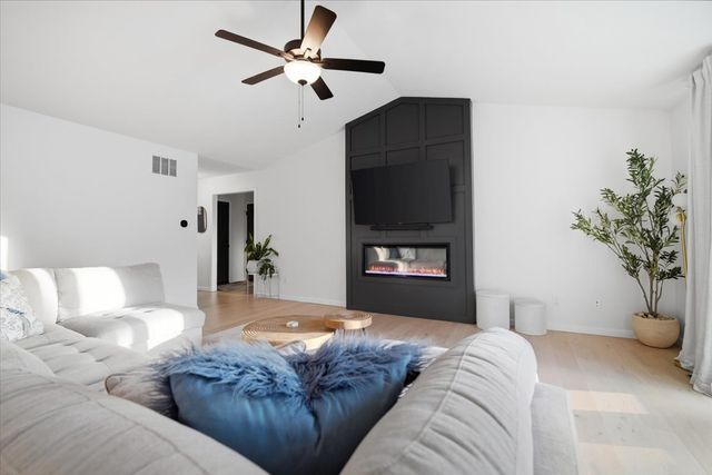 2513 Pampas Lane, Bloomington, IL 61705