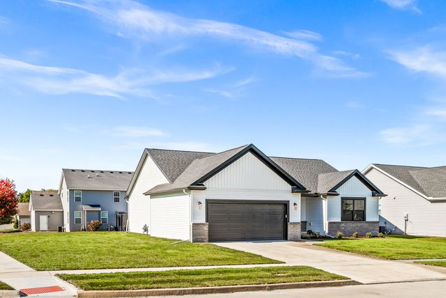 2513 Pampas Lane, Bloomington, IL 61705